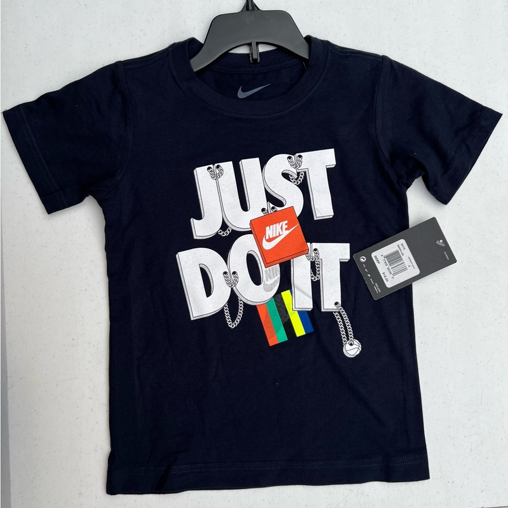 Nike Boys Navy Tshirt Size 7